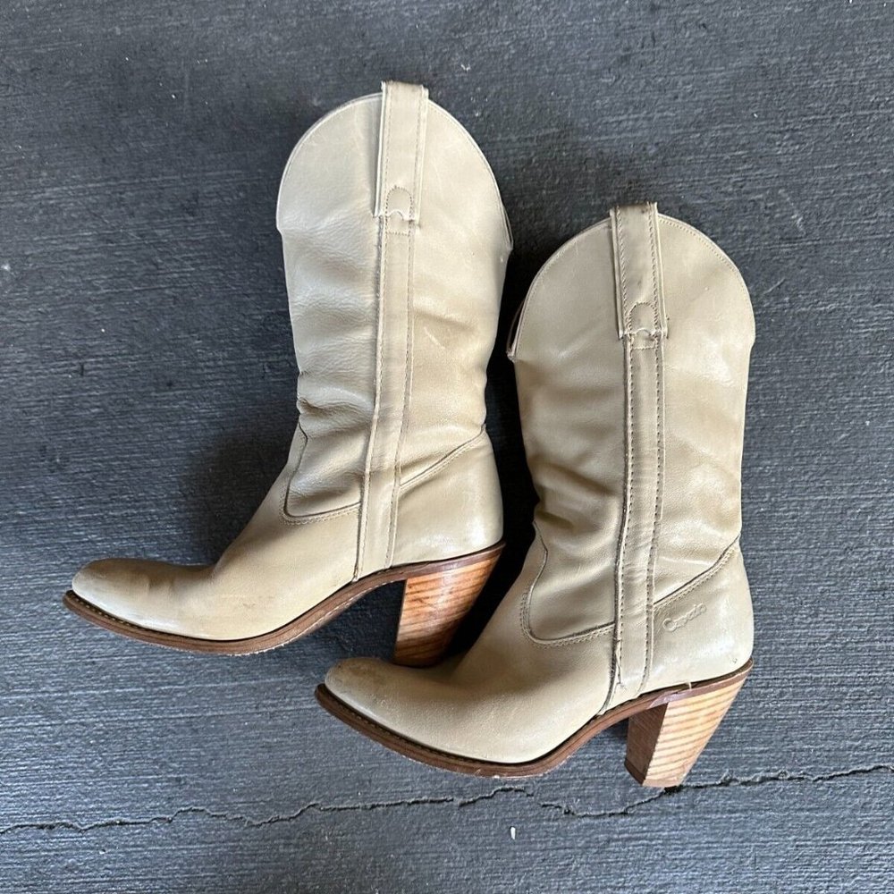 Vintage Cream/white heeled cowboy boots
